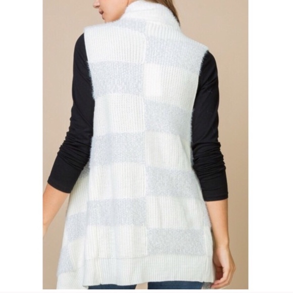 ARIANNA Gray White Sleeveless Cardigan Top - Picture 5 of 6